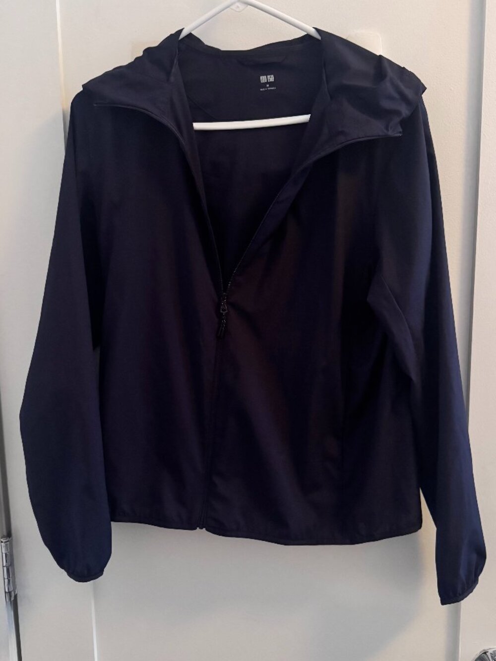 Uniqlo Women's Hooded Zip Up Lightweight Active Dry Size Medium Navy Blue
